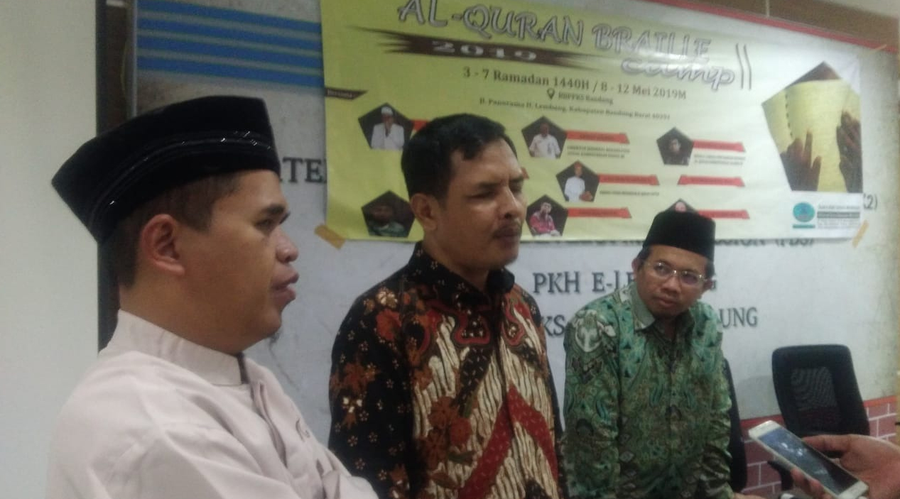 Penyandang Tuna Netra Ikuti Al-Quran Braille Camp