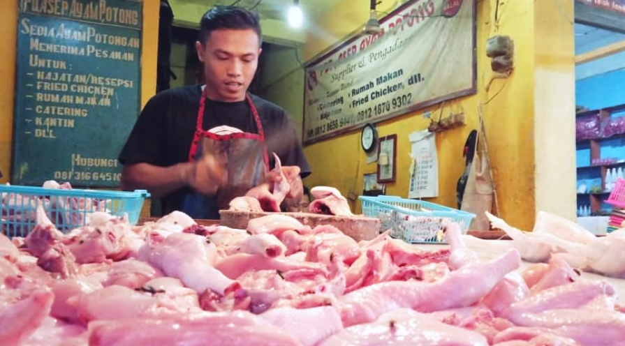 Harga Daging Ayam Semakin Meroket