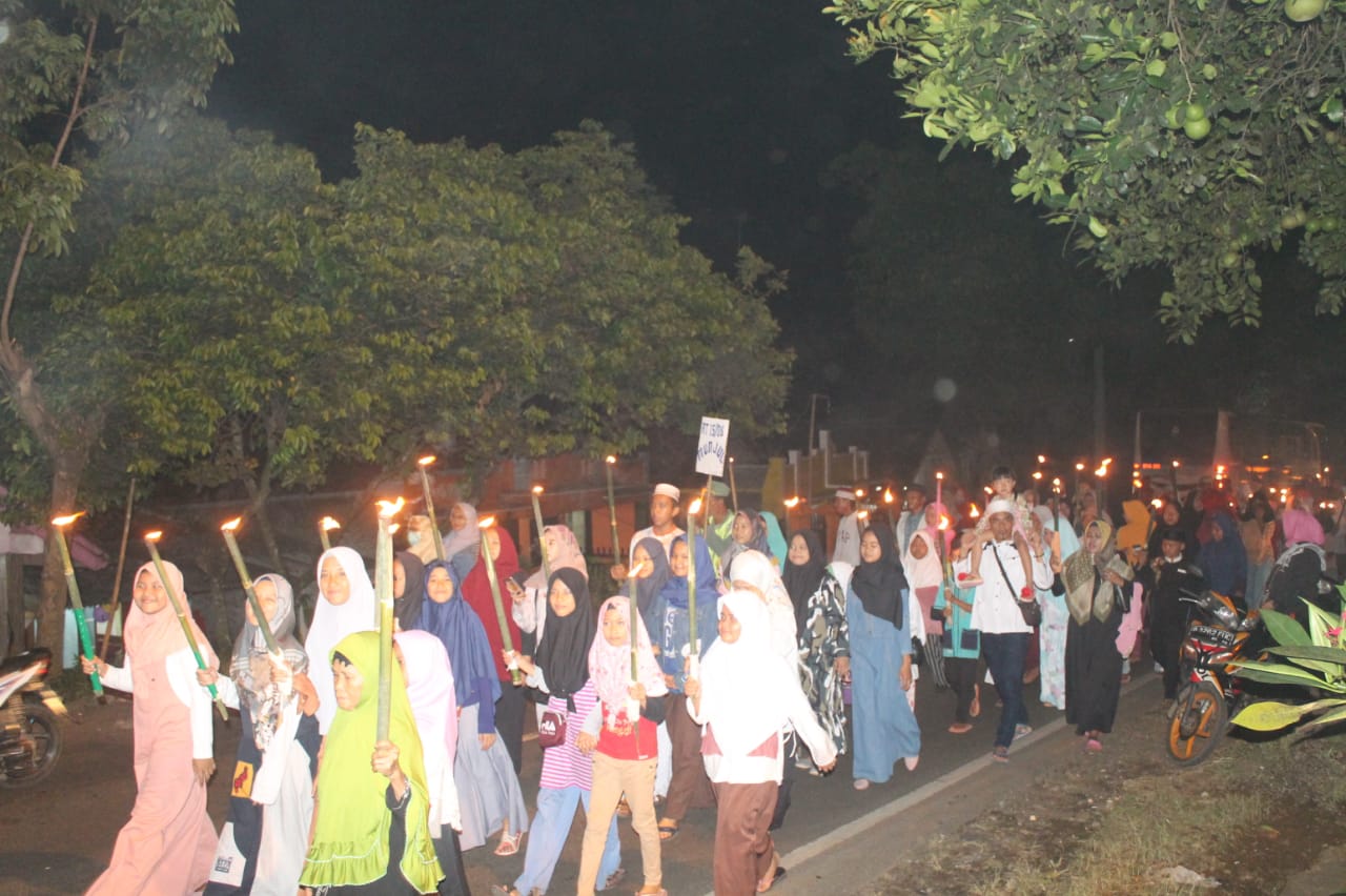 Sambut Ramadan, Warga Desa Wantilang Gelar Pawai Obor