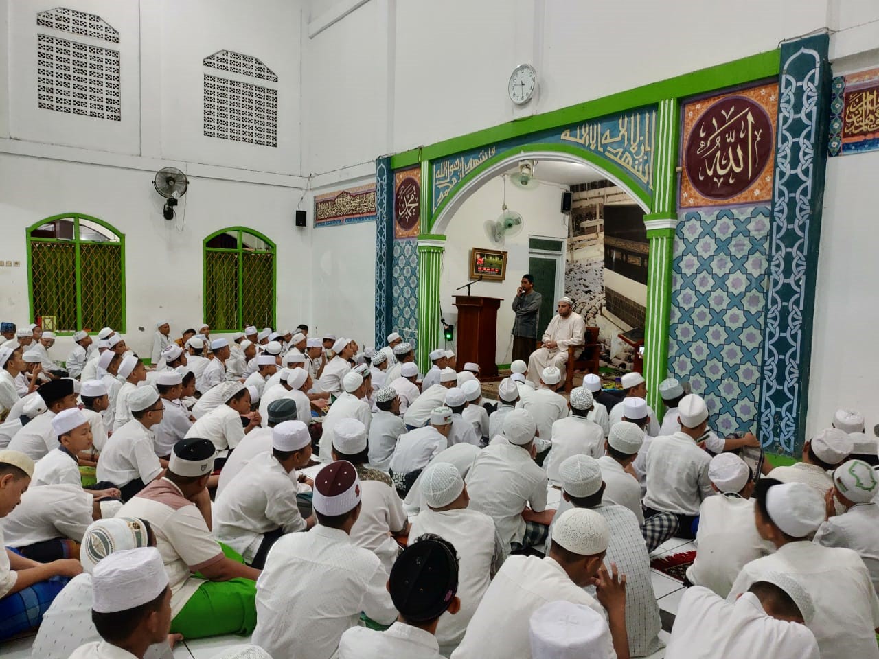 Syekh dari Mesir Imami Tarawih Al-Muhajirin