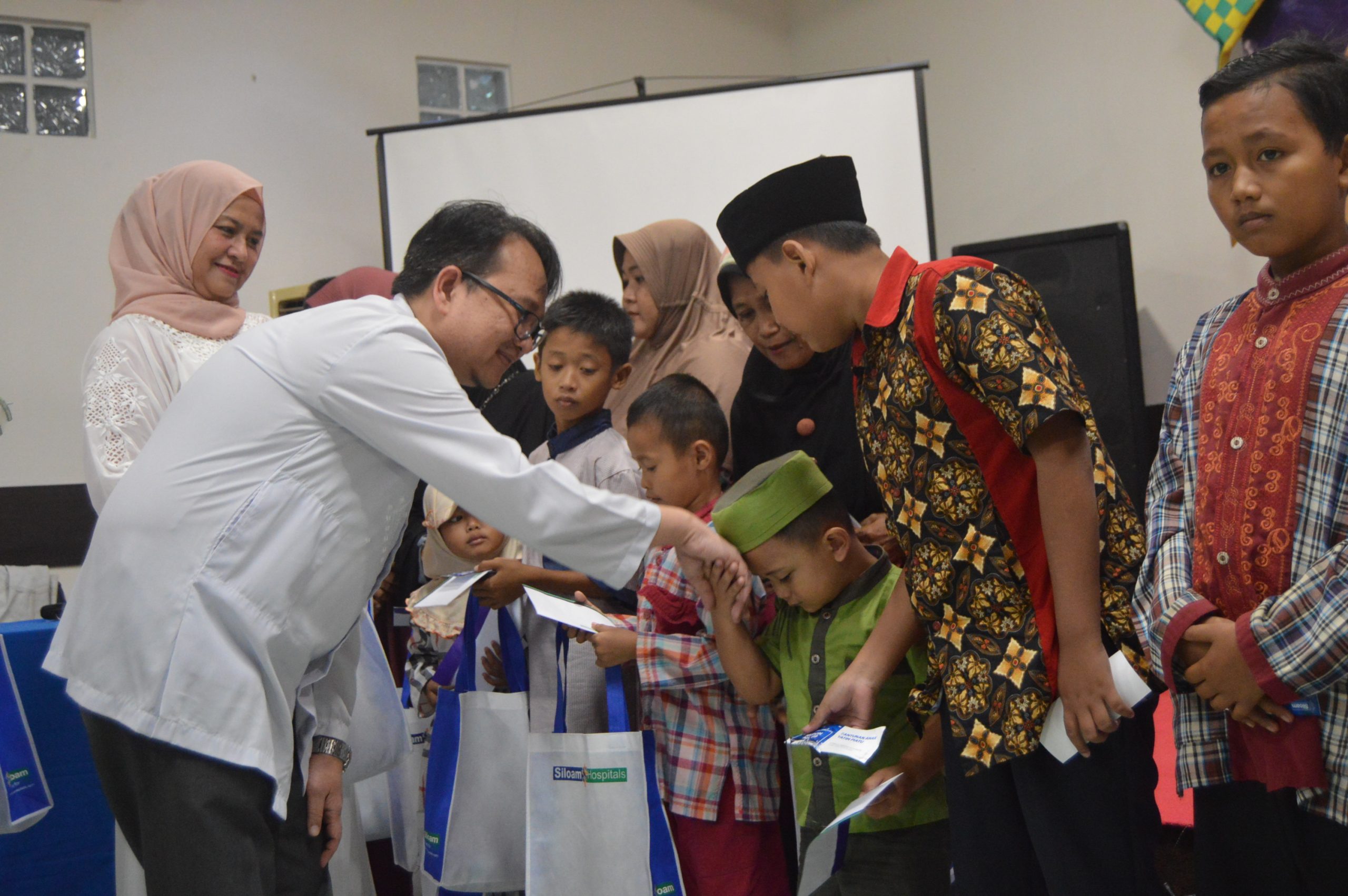 Sosialisasikan Program Emergency I, Siloam Santuni Anak Yatim dan Dhuafa