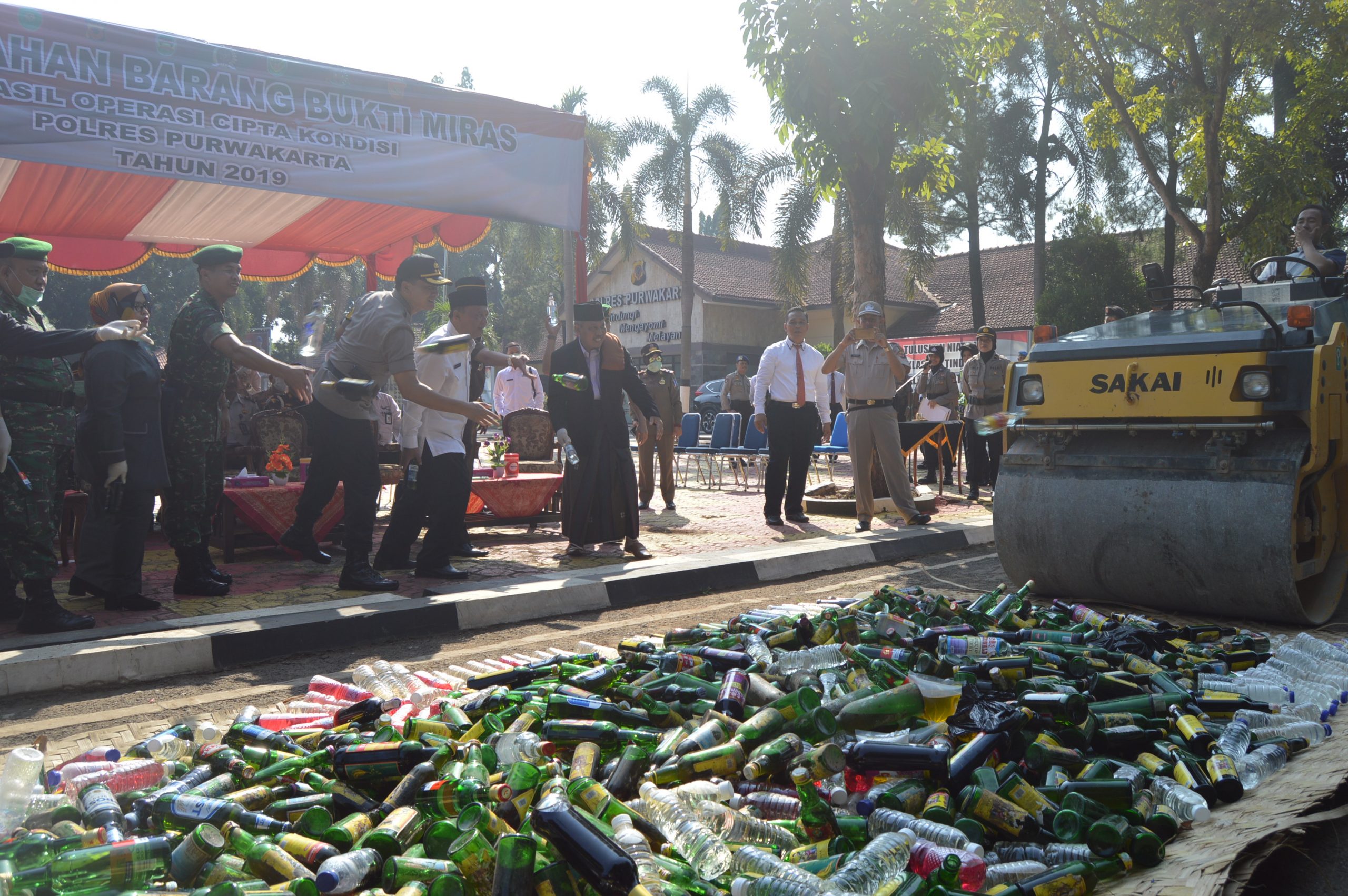 3.314 Botol Miras Dimusnahkan, Polres Ungkap 9 Perkara Narkoba