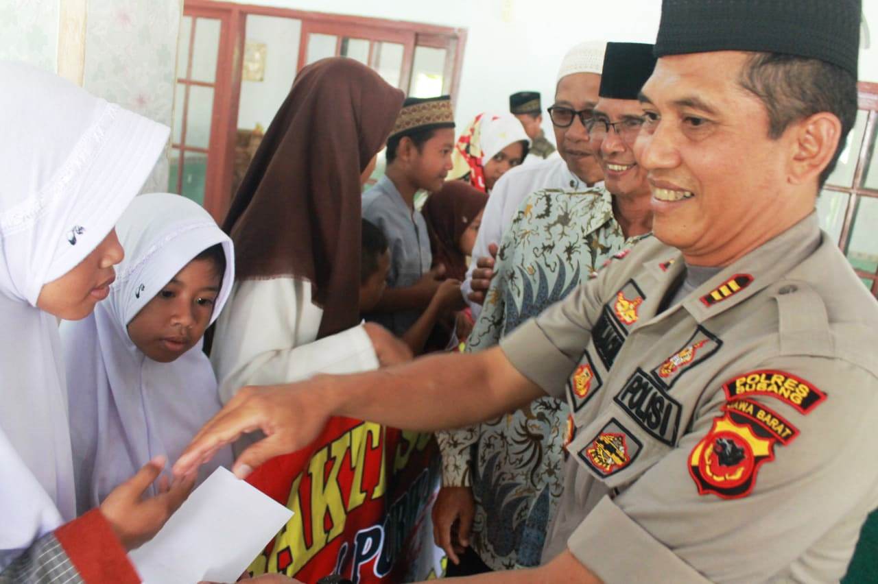 Kapolsek Purwadadi AKP Jusdi Jachlan, Bakti Sosial dan Santuni Anak Yatim