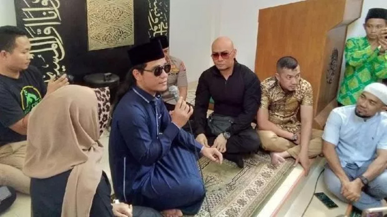 Ucap Dua Kalimat Syahadat, Deddy Corbuzier Resmi Muslim