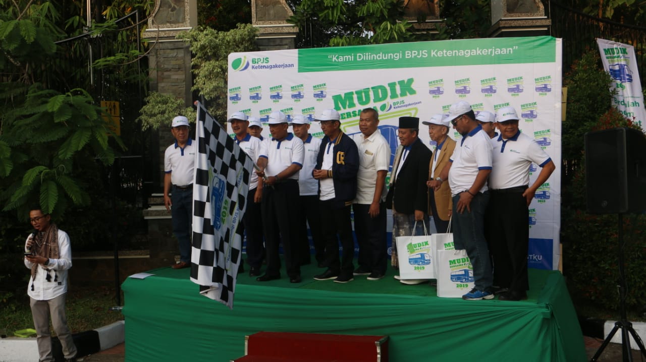 Sekda Purwakarta Lepas 1.000 Peserta Mudik Gratis BPJS-TK