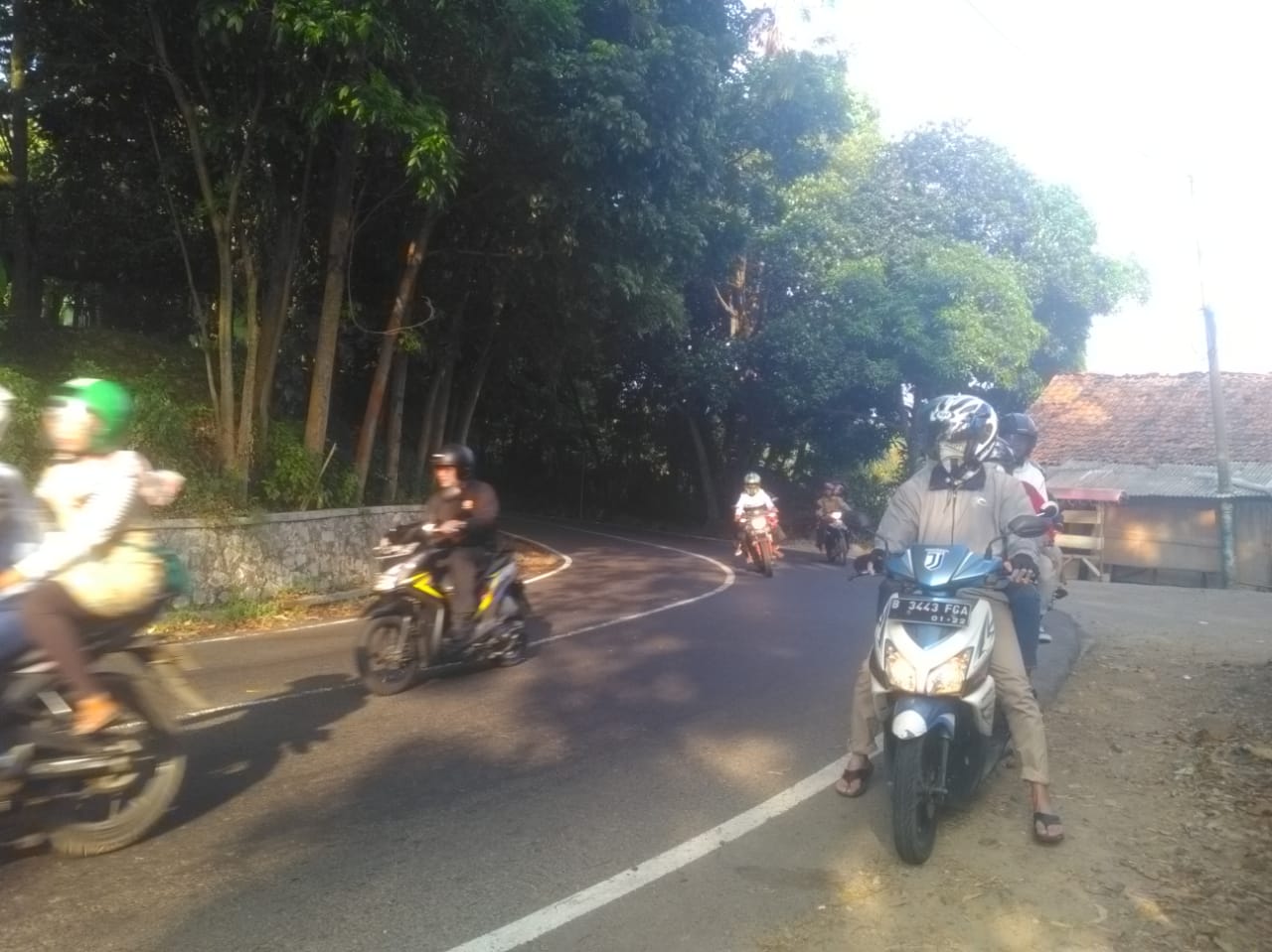 Waspadai Tikungan Tajam di Jalur Wisata Purwakarta-Bojong
