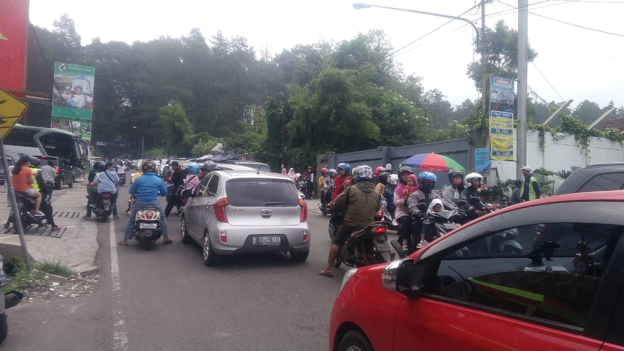 Macet Parah, Lembang-Bandung Ditempuh Empat Jam