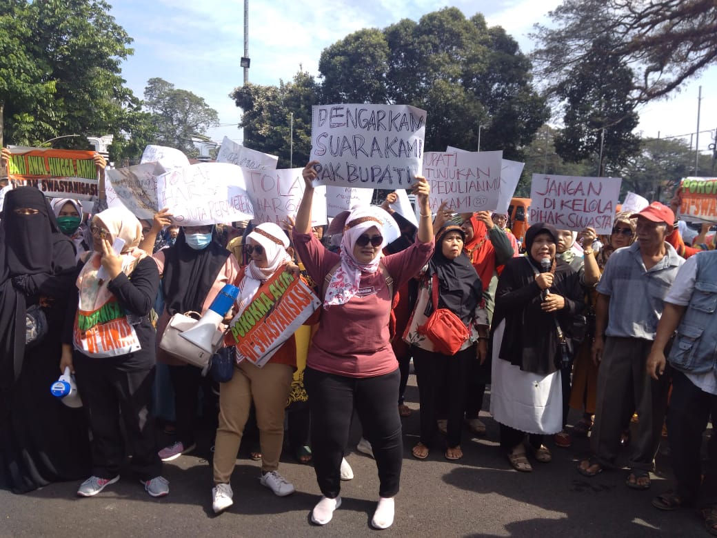 Ratusan Pedagang Purwadadi Kembali Demo Menolak Pengelolaan Pasar oleh Swasta