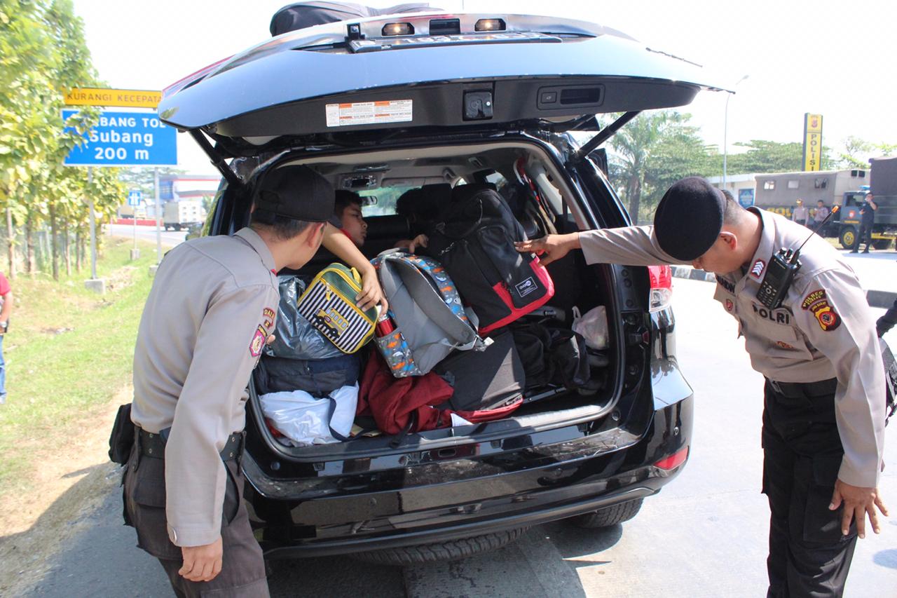 Jelang Putusan MK, Kendaraan Masuk Tol Cipali Diperiksa