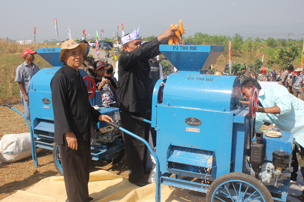 Dinas Pangan dan Pertanian Kabupaten Purwakarta Kenalkan Mesin Pipil Maksimalkan Produksi Jagung