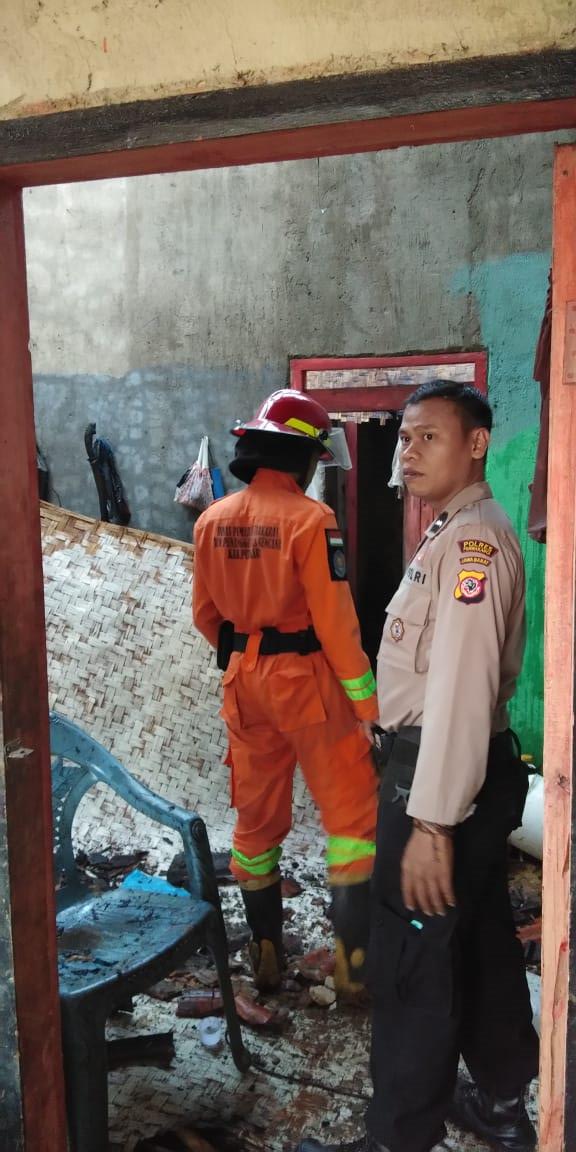 Lupa Matikan Tungku, Rumah Daman Ludes Terbakar