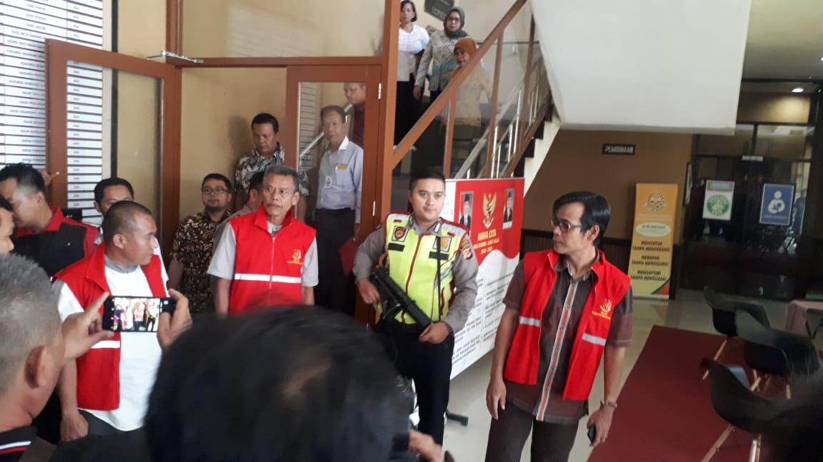 BREAKING NEWS! Tersangka SPJ Palsu, Tiga Pejabat UPT Kebersihan Ditahan