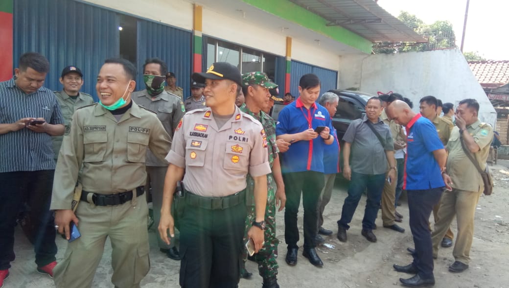 Puluhan Aparat Siaga, Jelang Pemindahan Pedagang Pasar Purwadadi