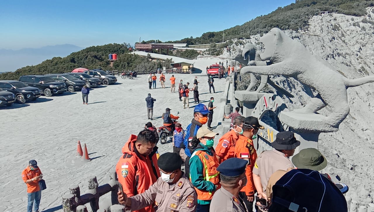 Ditutup Sementara, Kondisi Terkini di Puncak Gunung Tangkuban Parahu