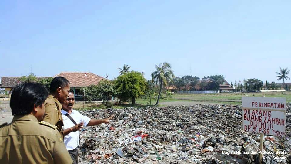 Bupati Minta Warga Buang Sampah ke Bak