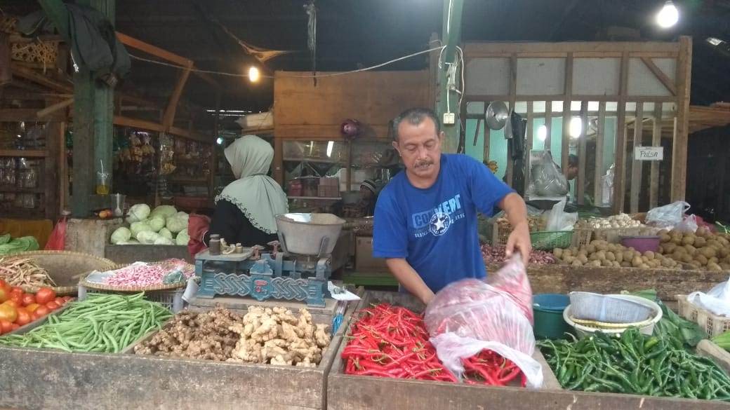 Harga Cabe Makin Pedas, Warga Pilih yang Kering