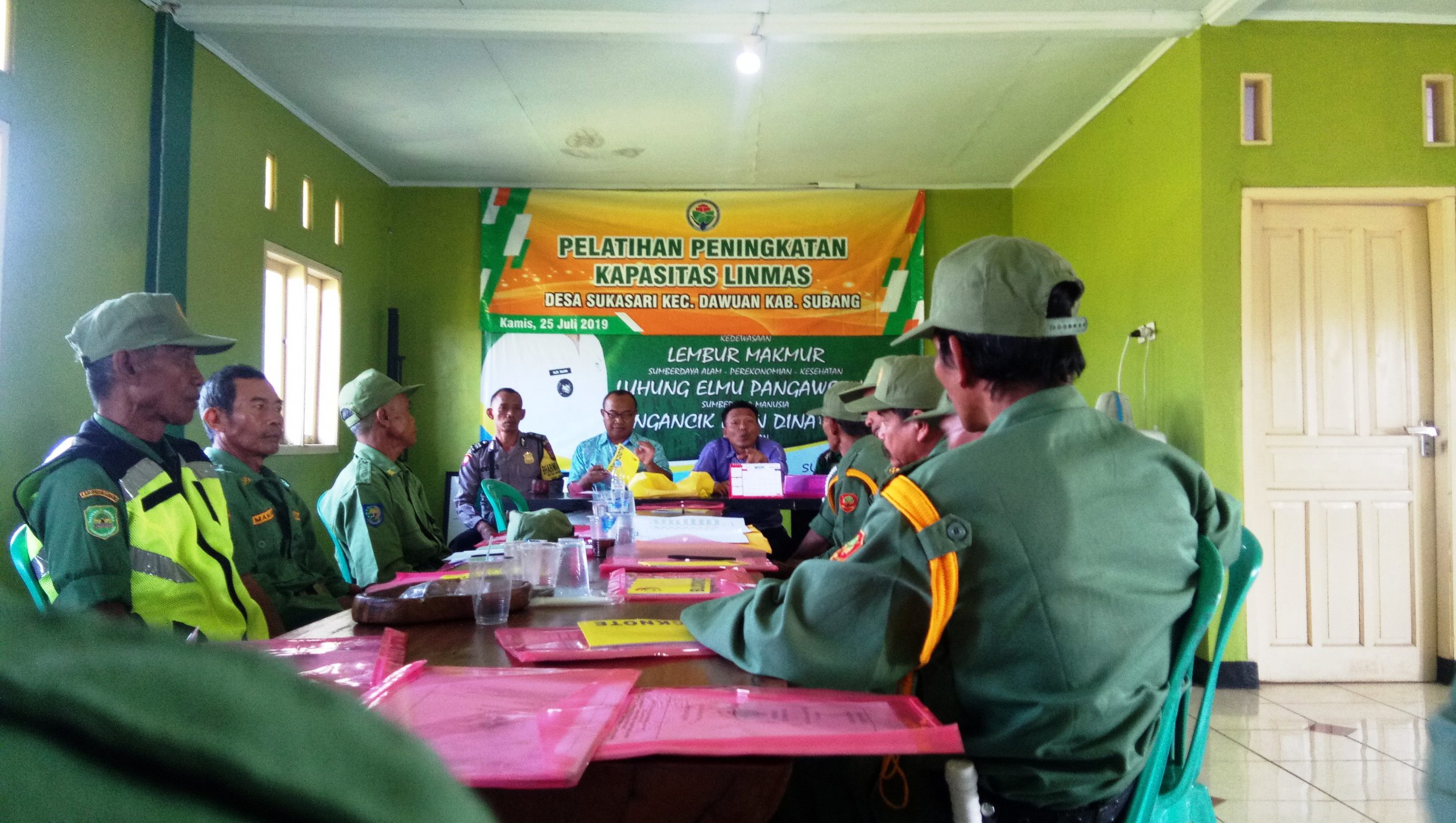 Pemdes Sukasari Latih Linmas, Garda Terdepan Pengamanan Lingkungan