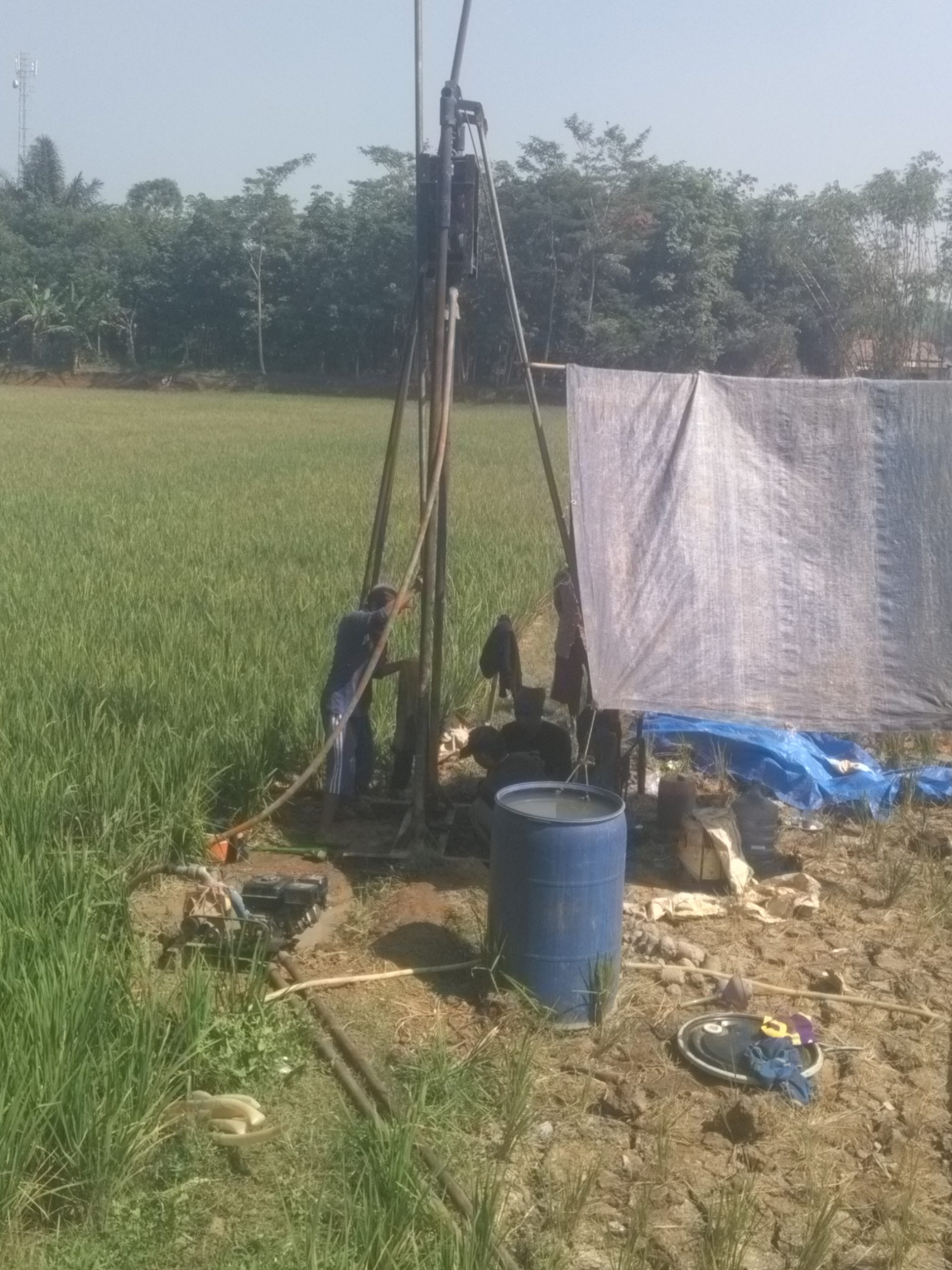 Kekeringan Makin Meluas, Petani Bikin Sumur di Sawah