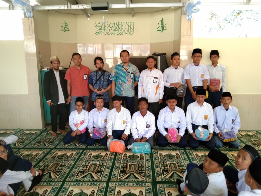 10 Santri Al-Ahzar Plered Khatam 30 Juz