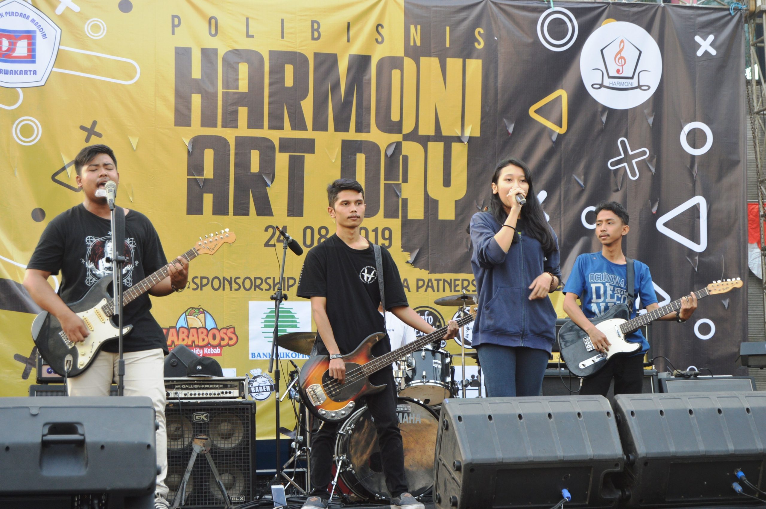 16 Band Semarakkan Harmoni Art Day Polibisnis