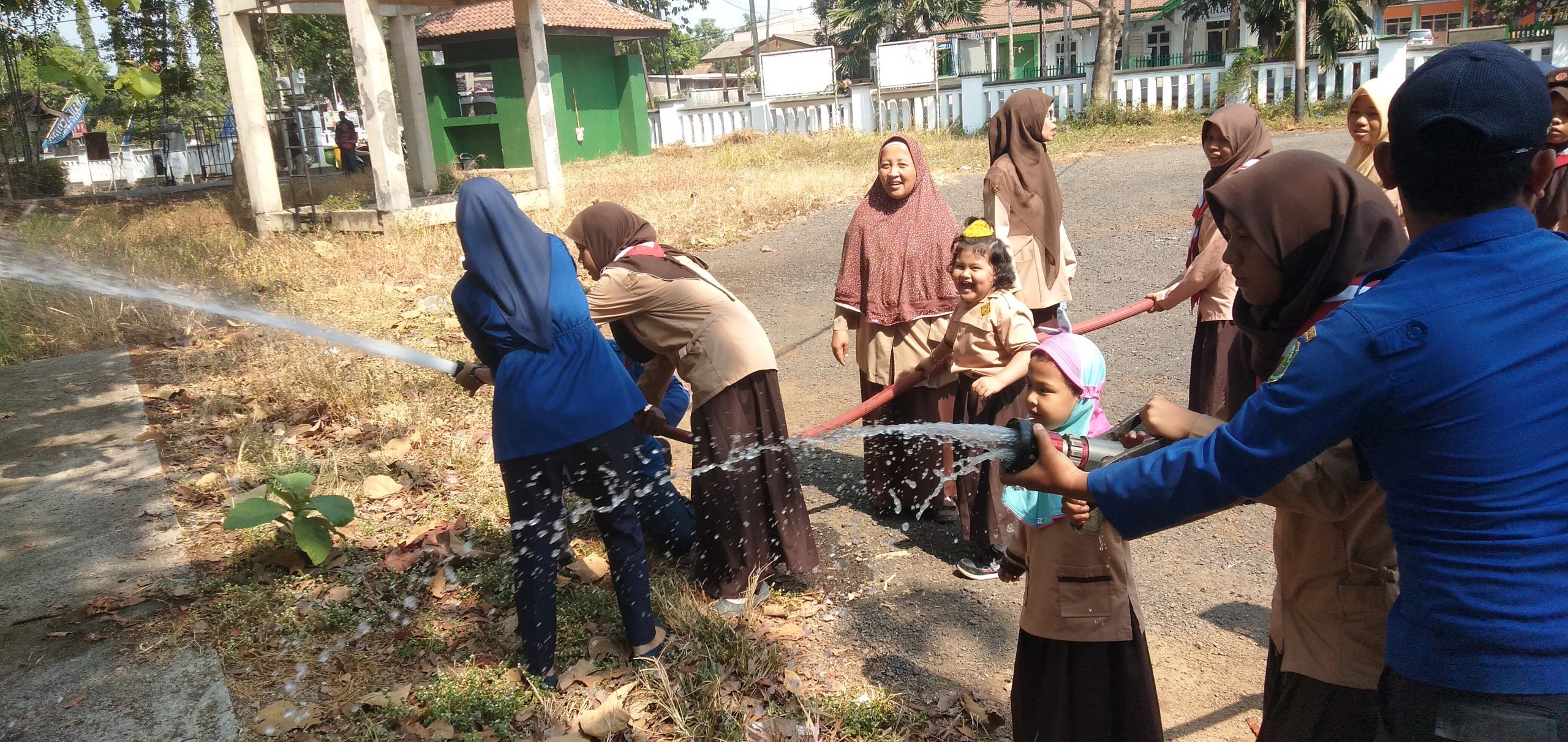 Damkar Kenalkan Anak Bahaya Kebakaran