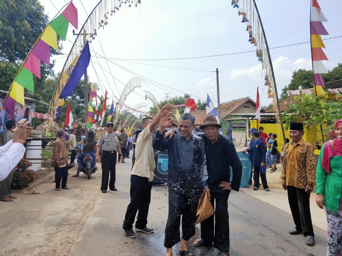 Melihat Kemeriahan Ruwatan Bumi di Desa Jalupang Kalijati