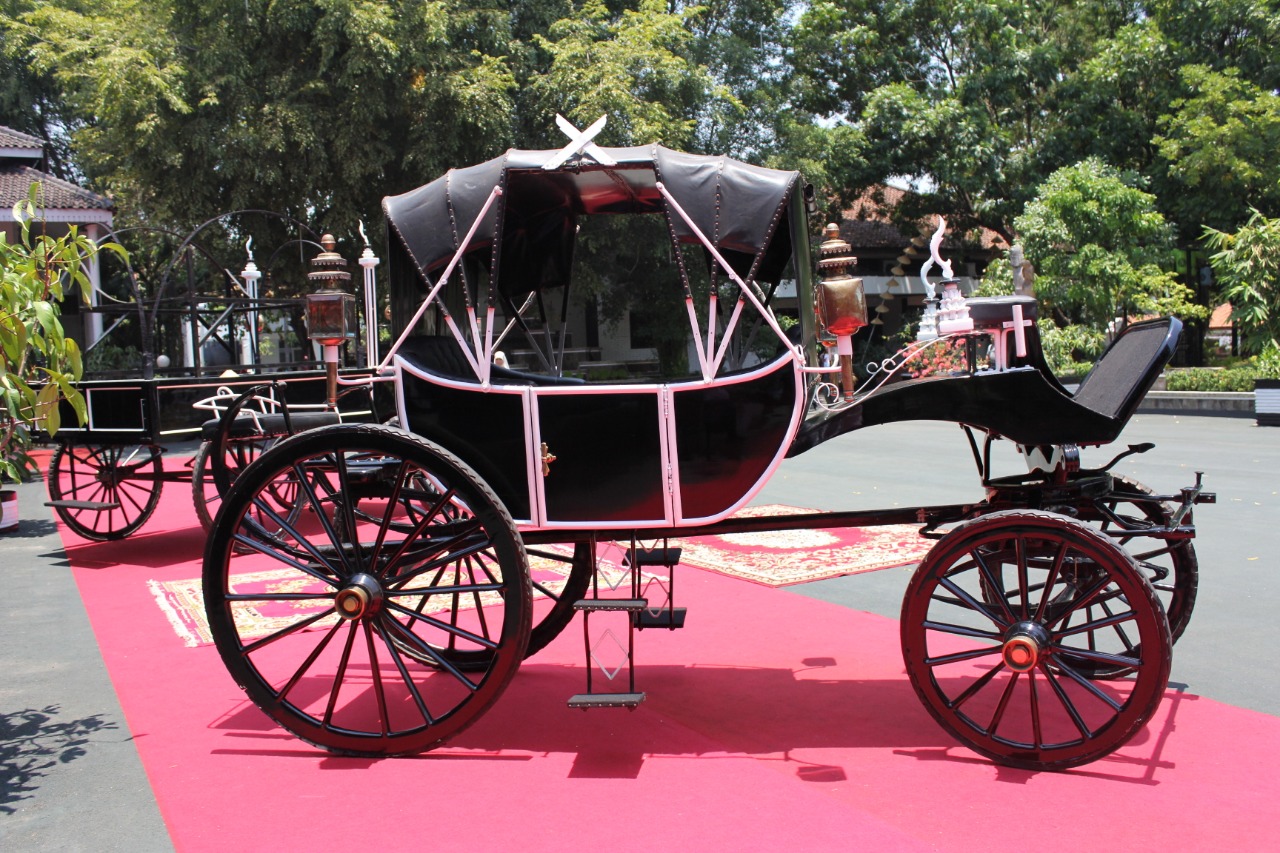 Kereta Ki Jaga Raksa Bawa Bendera Pusaka di Istana Negara