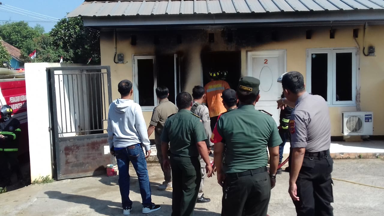 Kontrakan Terbakar, Pemuda yang Sedang Sakit Terluka