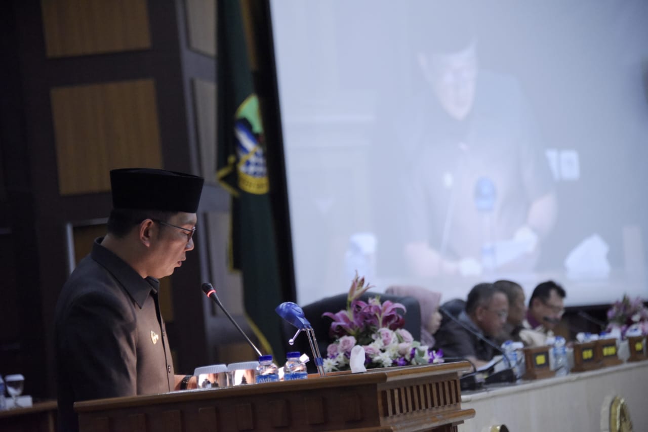 Gubernur Sampaikan Nota Pengantar Raperda Perubahan APBD TA 2019