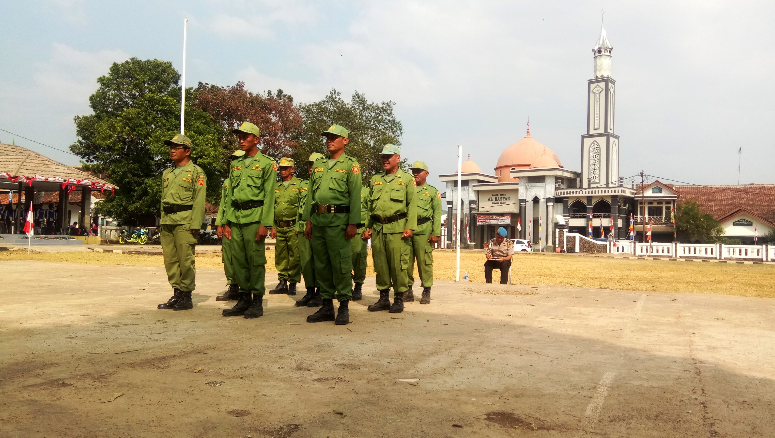 Pemcam Kalijati Gelar Lomba Baris Satlinmas