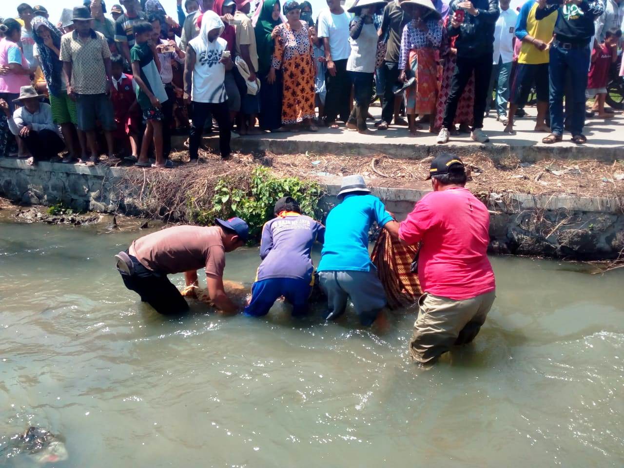 Sobari Ditemukan sudah Mengambang di Sungai