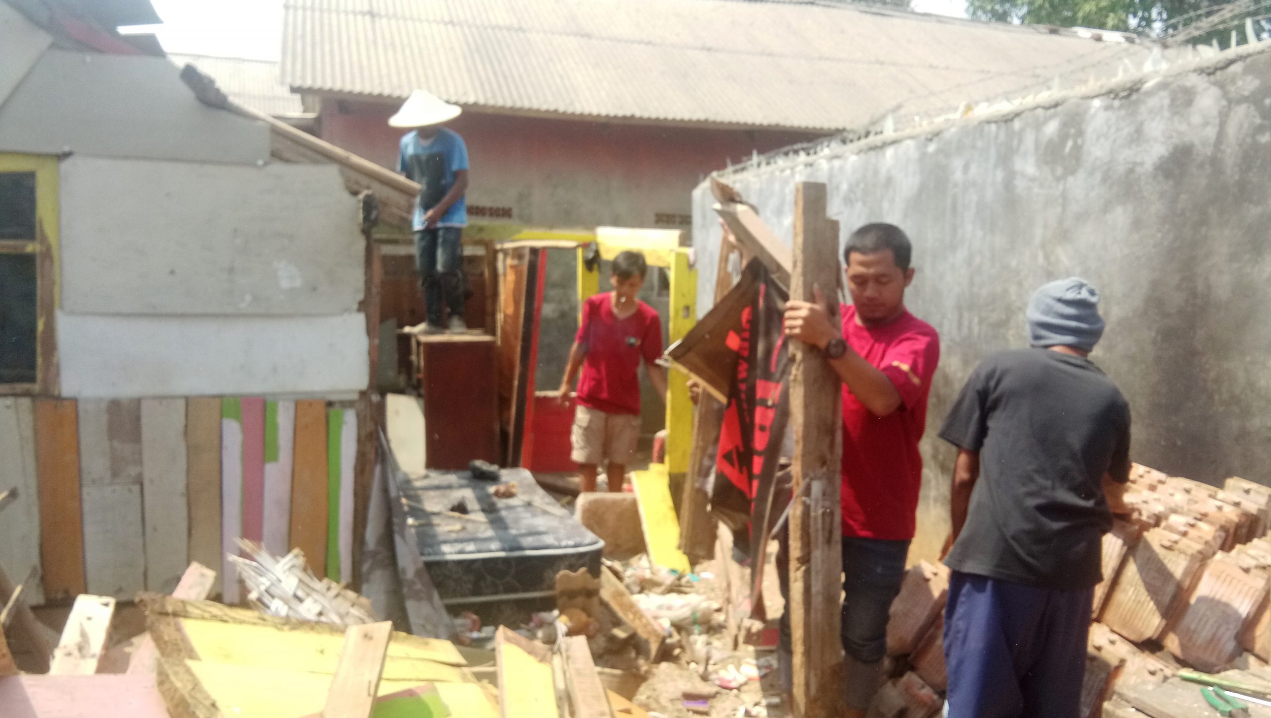 Si Leandtour Bedah Rumah Pasangan Jompo