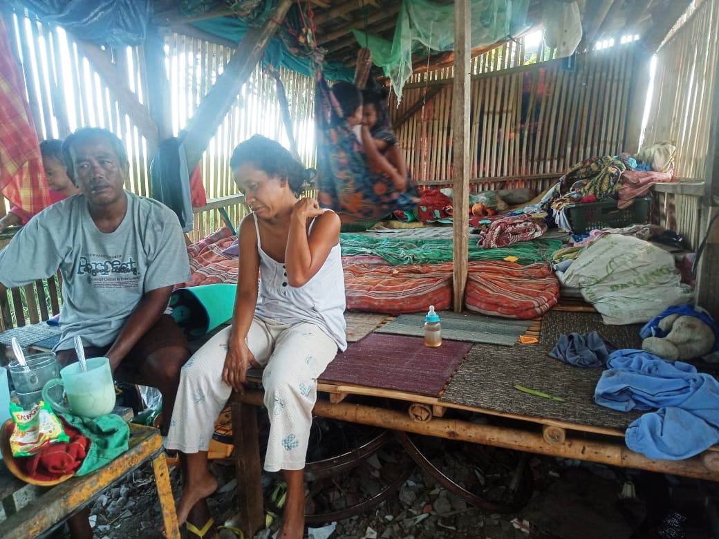 Abas Terpaksa Tinggal di “Kandang Ayam”