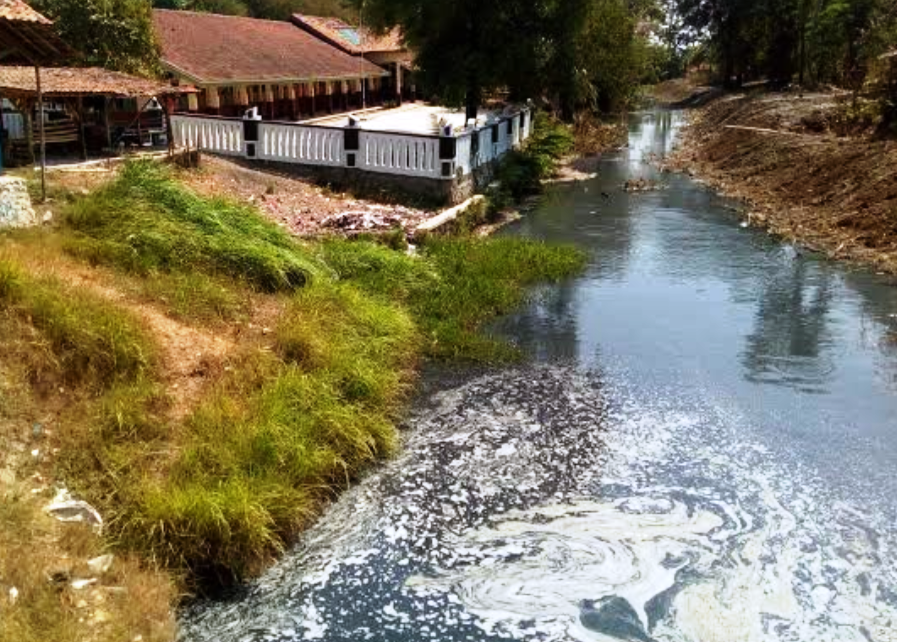 DLHK Jangan Lepas Tangan soal Pencemaran Sungai Cilamaya