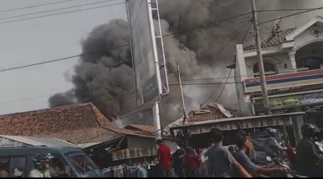 Kios Pasar Jatisari Hangus Terbakar