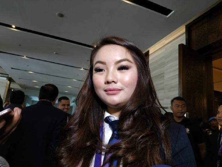 Hillary Brigitta Lasut, Anggota DPR Termuda Jadi Pimpinan Sidang