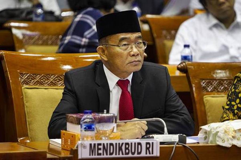 Kemndikbud Usulkan Gaji Honorer Setara UMK