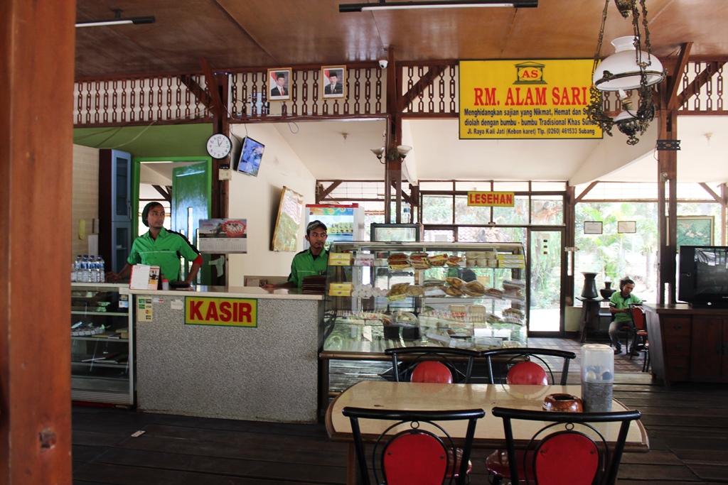 Rumah Makan Alam Sari Sajikan Kuliner Khas Sunda