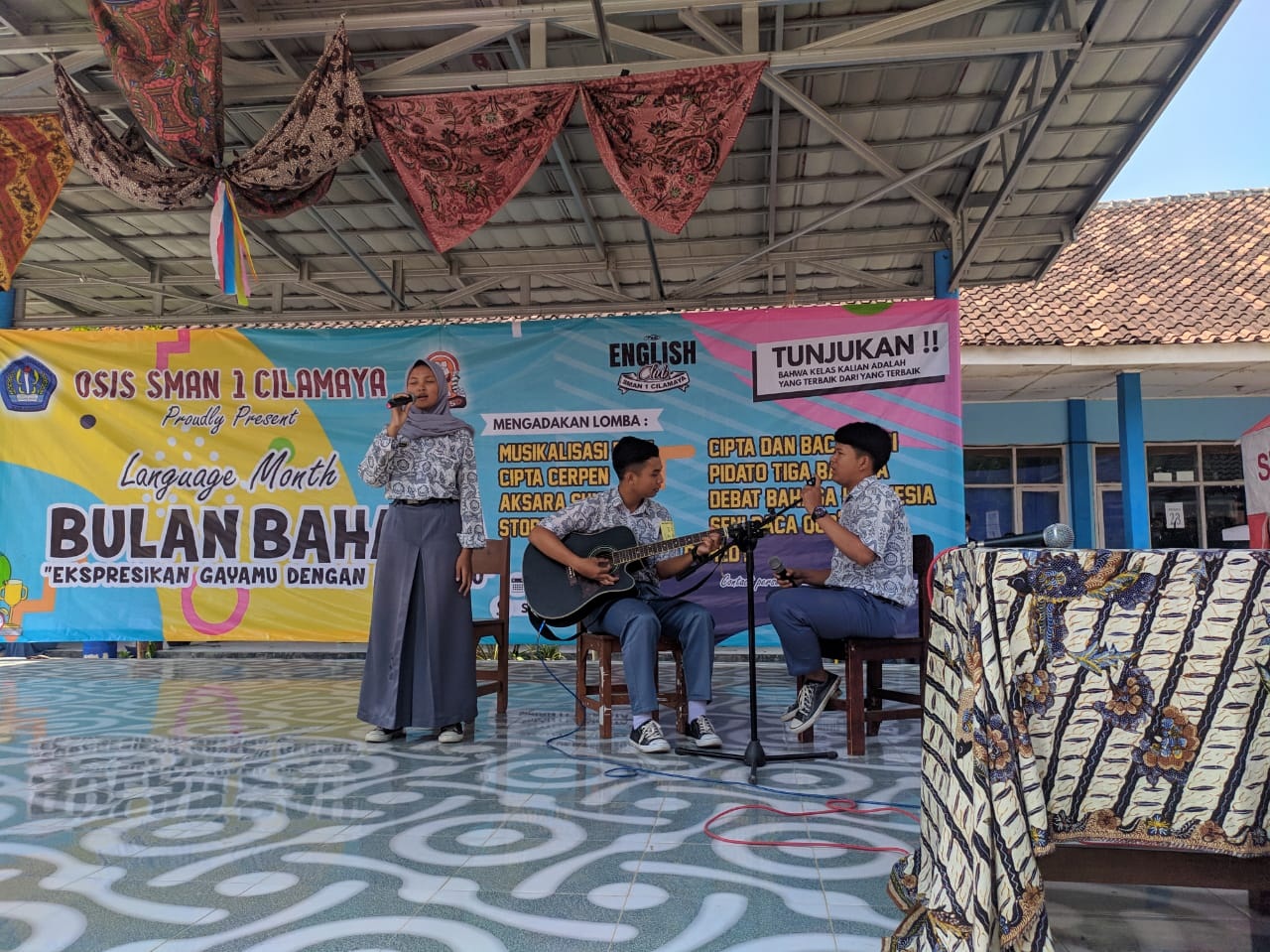 SMAN 1 Cilamaya Peringati Bulan Bahasa