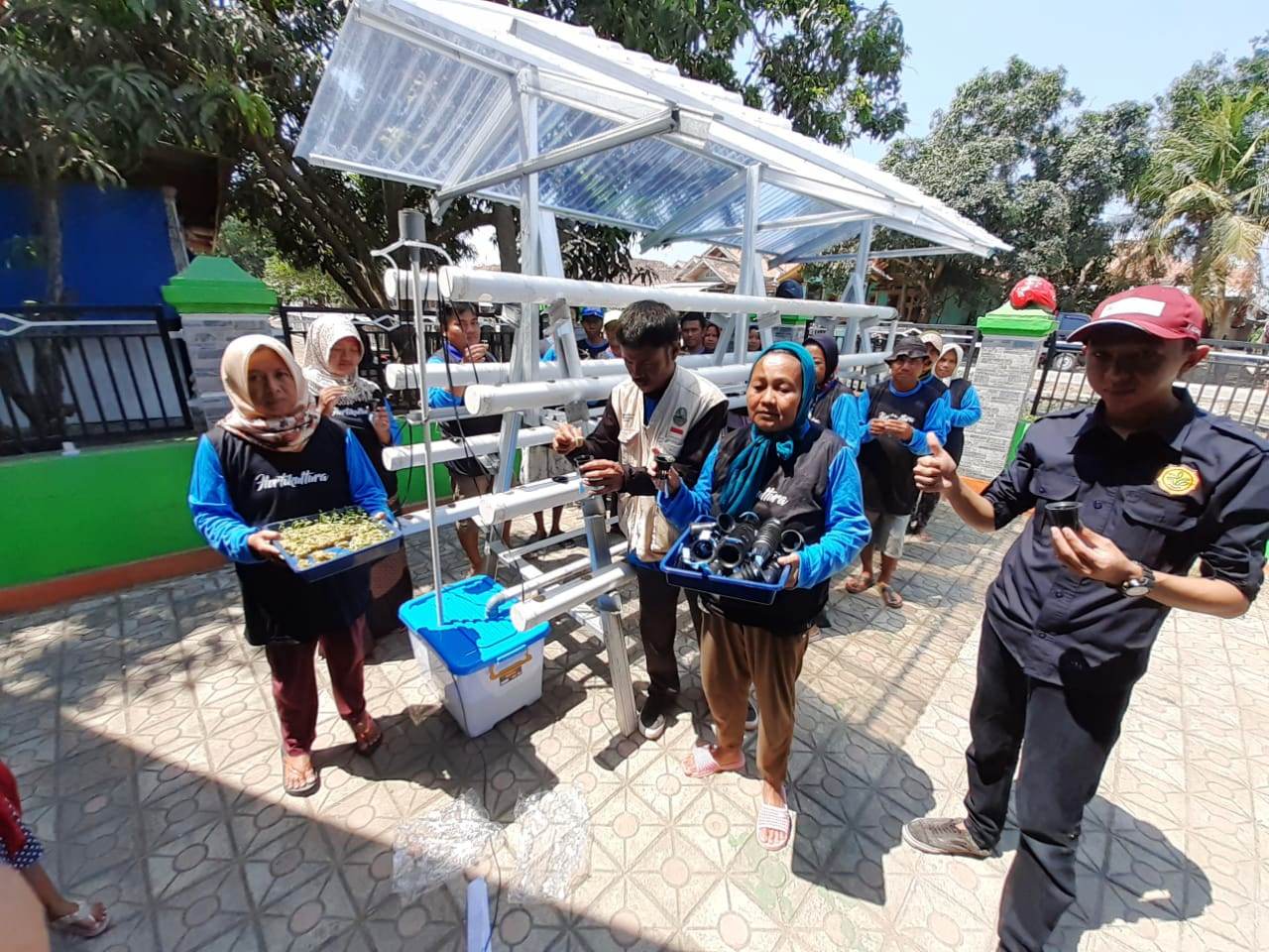 Warga Desa Tegalurung Dilatih Budidaya Hidroponik