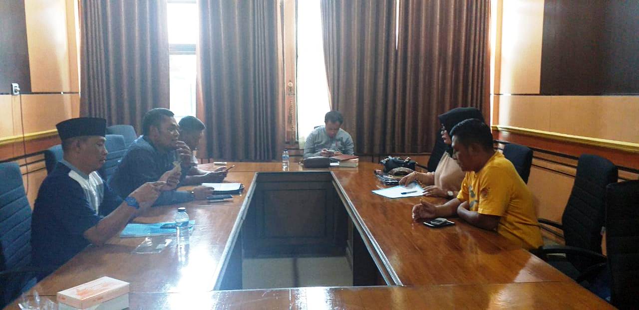 Rapat Perdana, Komisi II Bahas Berbagai Isu