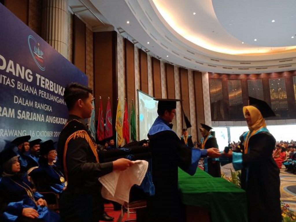 Universitas Buana Perjuangan Wisuda 675 mahasiswa