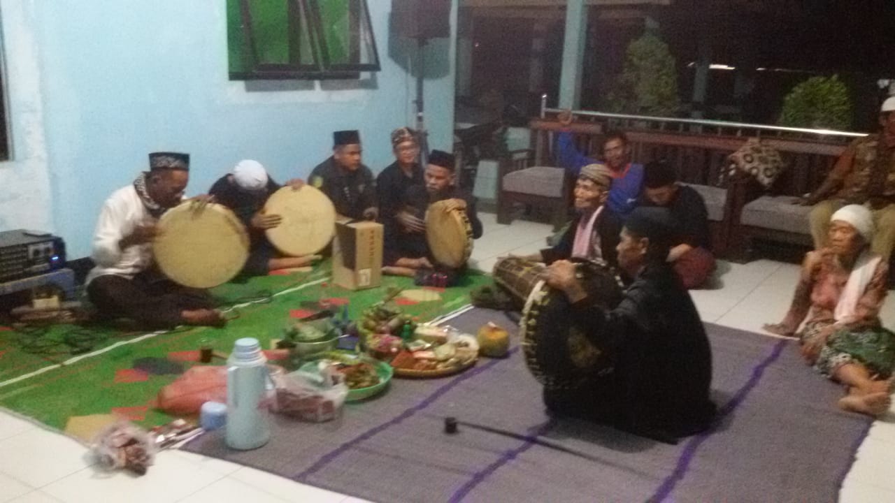 Desa Gambarsari Kolaborasi Seni Gembyung Bersholawat