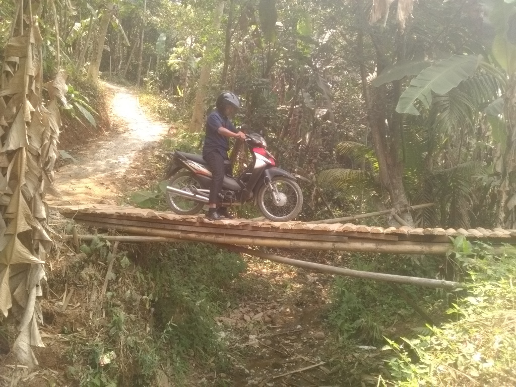 Jembatan Penghubung Dua Kecamatan Nyaris Roboh