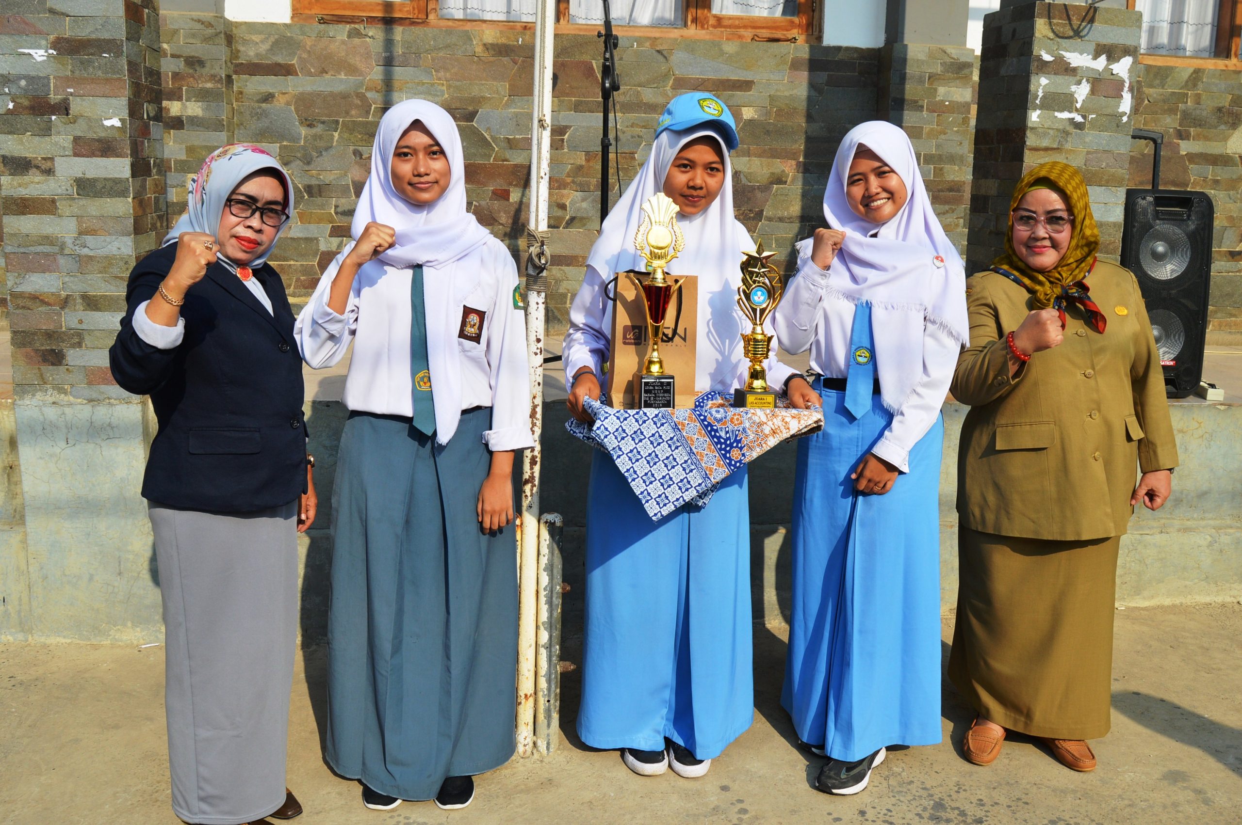 SMK Farmasi Juara Puisi, SMK Bina Budi Juara Akuntansi