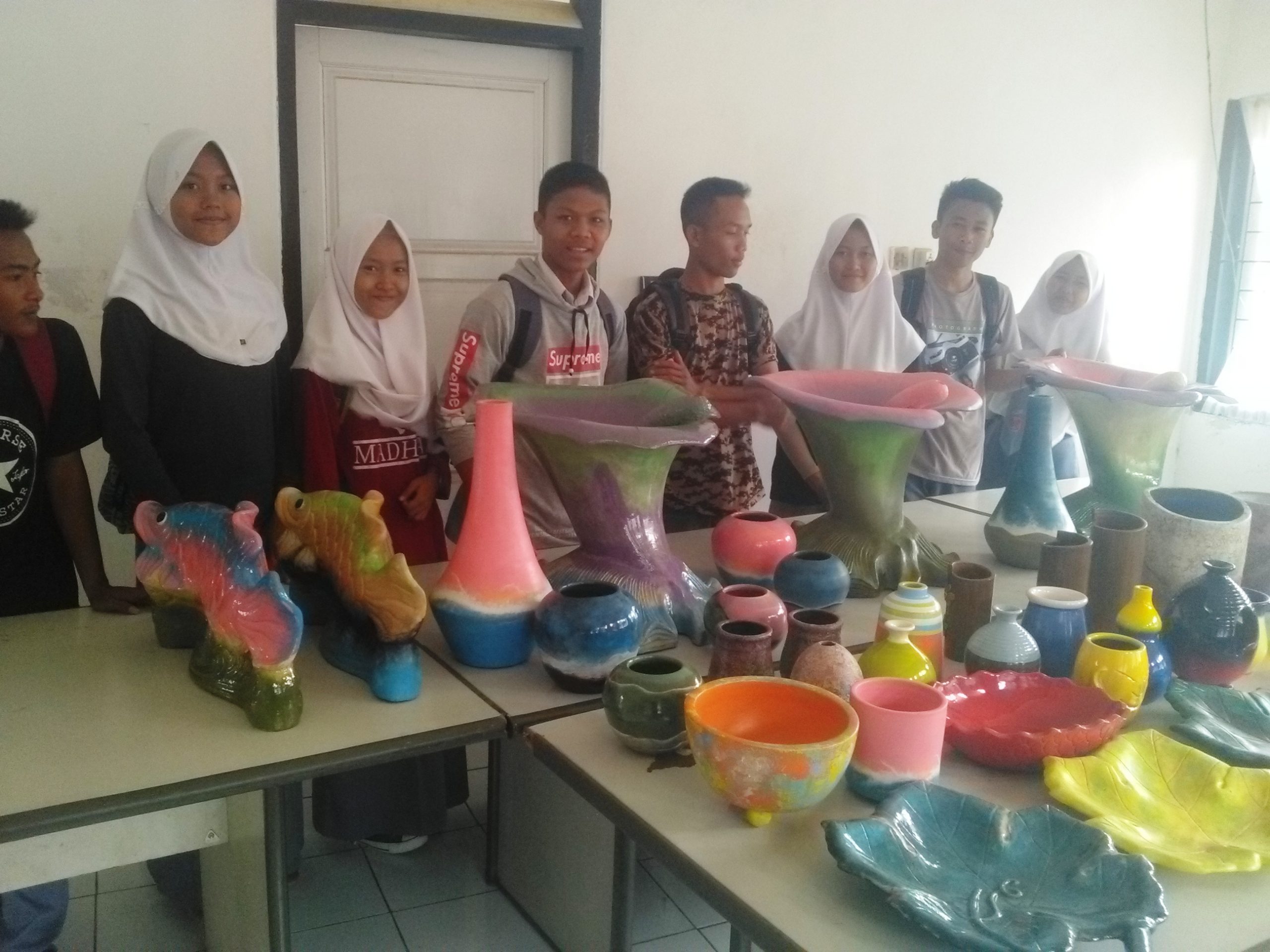 Seniman Masuk Sekolah Latih 10 Siswa Lomba Tingkat Jabar