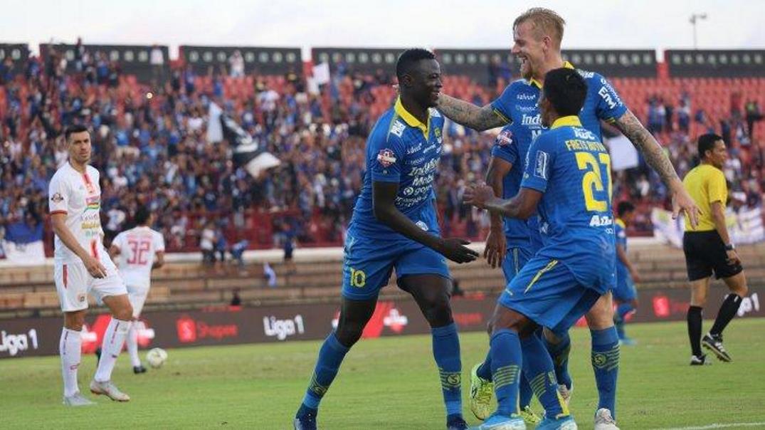 Persib Bungkam Persija, Perbaiki Klasemen