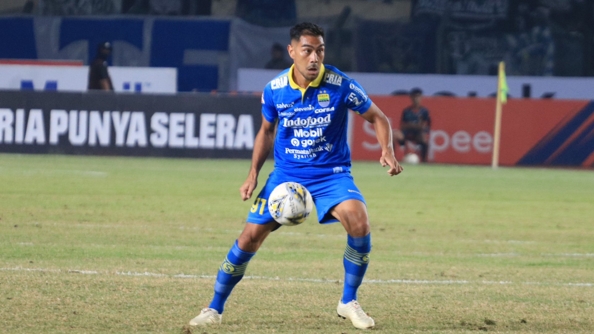 Melawan Kutukan, Madura United vs Persib Bandung