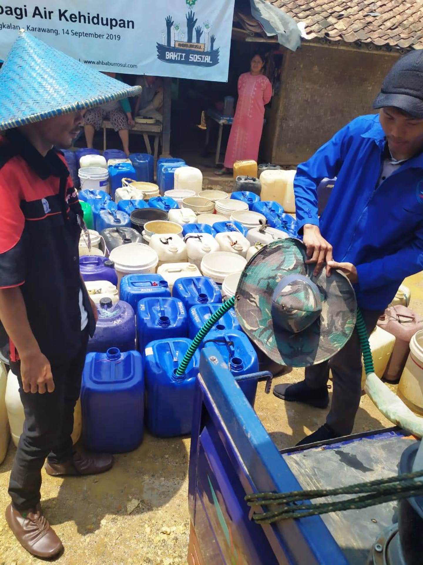 Cibeureum dan Cibarengkok Masih Krisis Air Bersih