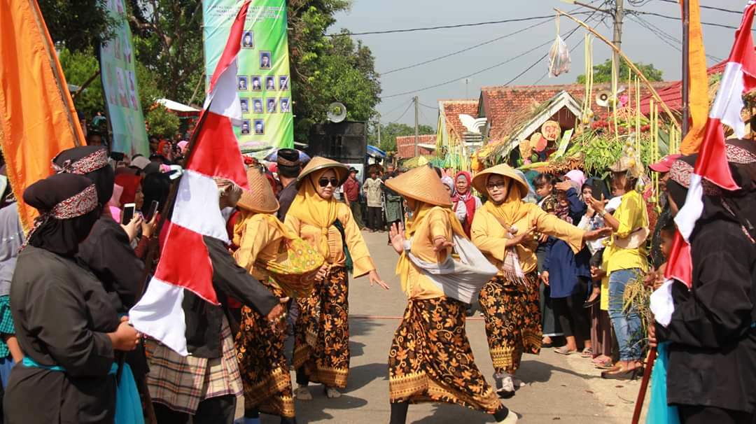 Ruwatan Bumi, Warga Dusun Cibeunying Gotong Royong